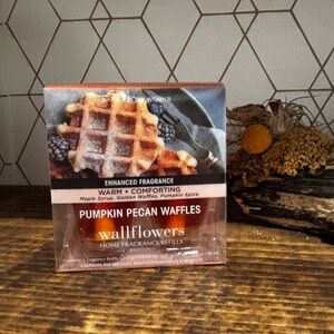 Bath & Body Works Pumpkin Pecan Waffles Wallflowers Refill - Orange and Brown